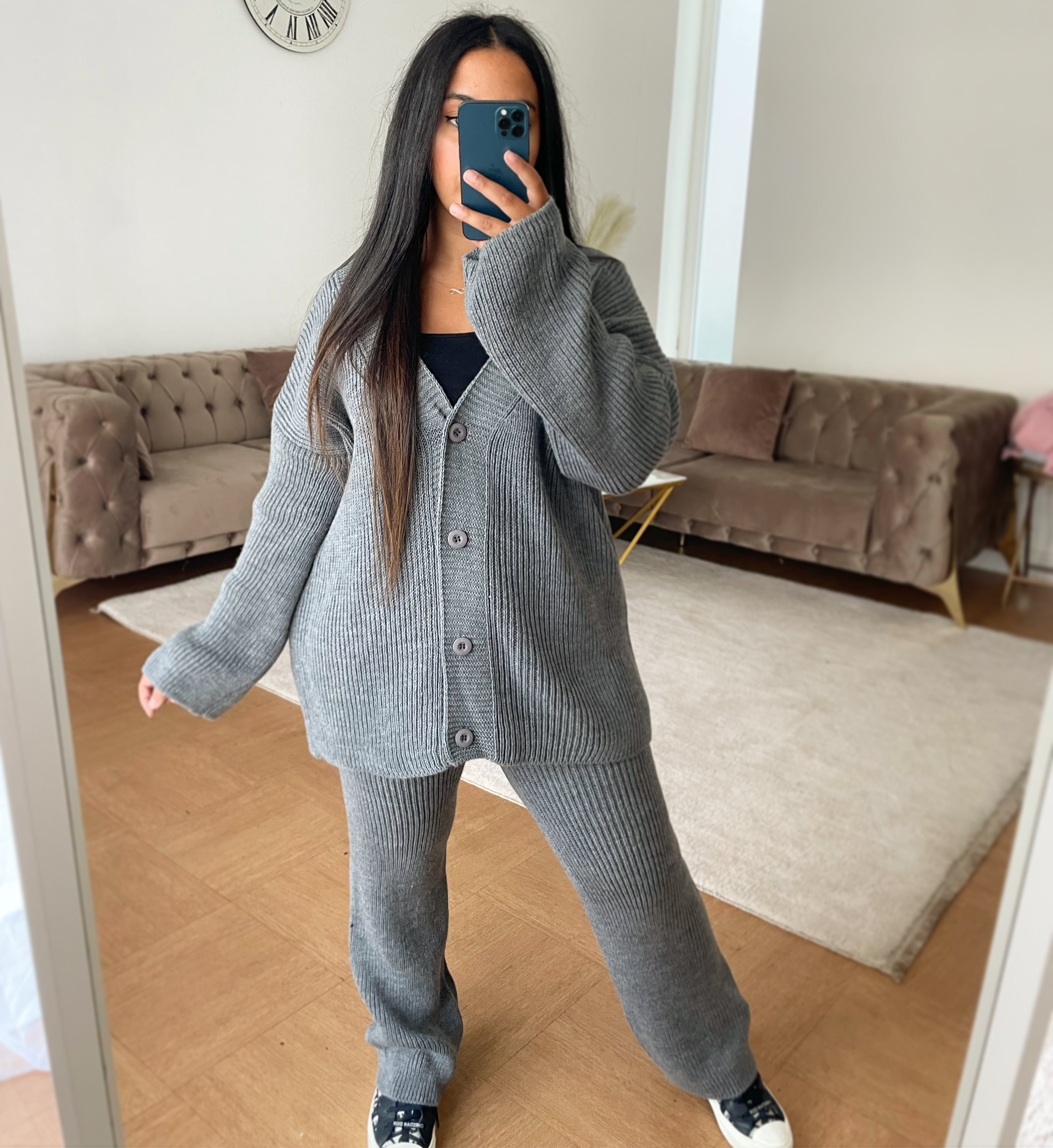 Ensemble Pull Say Gris