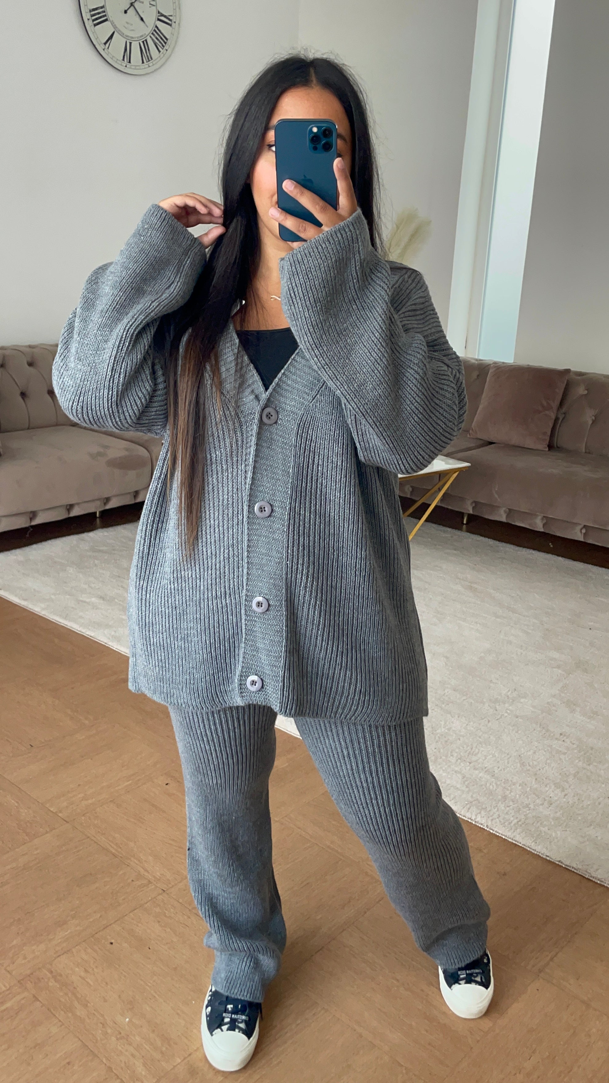 Ensemble Pull Say Gris